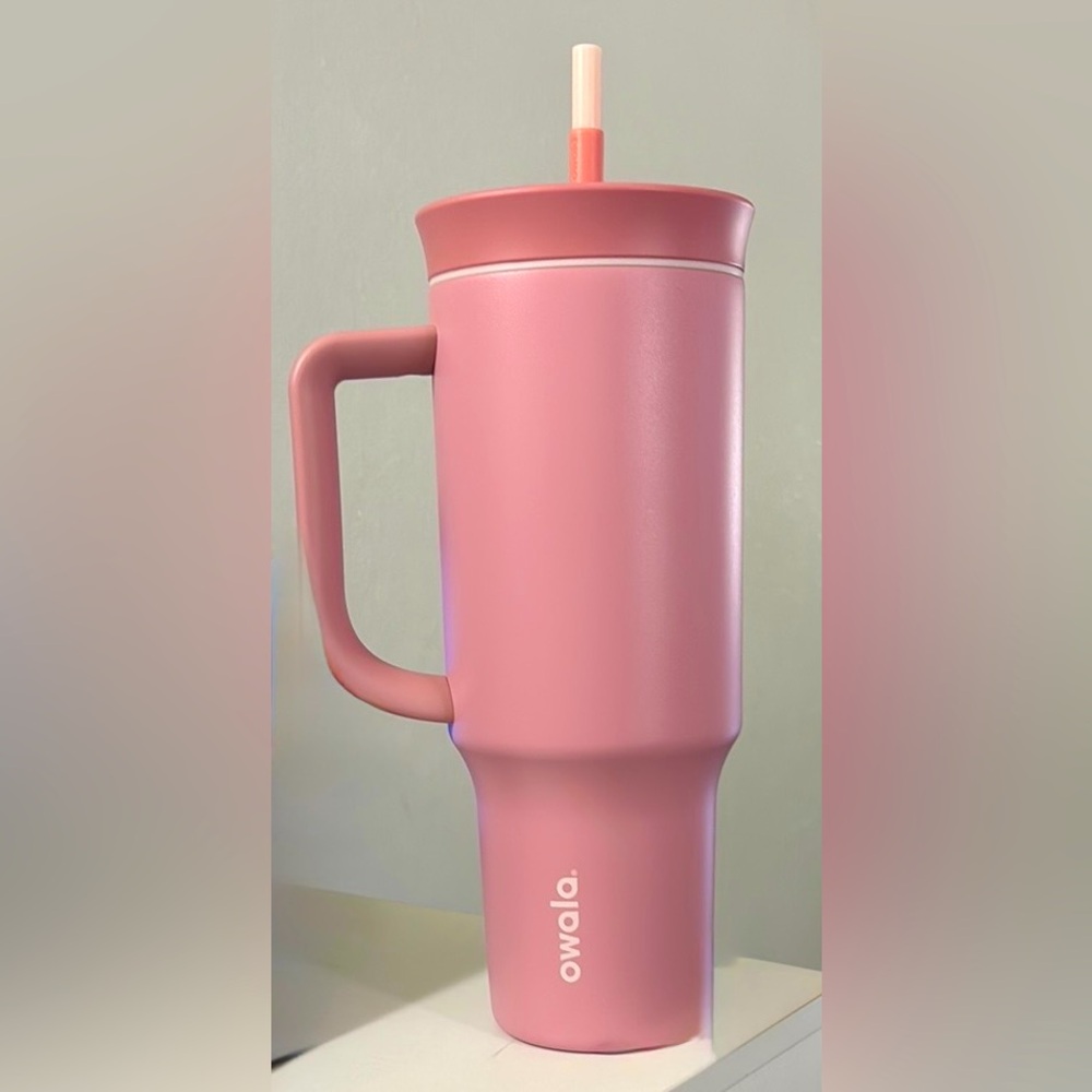 EUC - Owala 40oz Rosy Dreams tumbler.